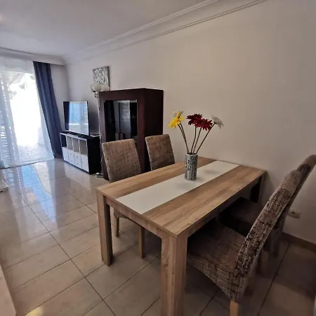 Relax And Enjoy In Tenerife Sud! Сasa de vacaciones